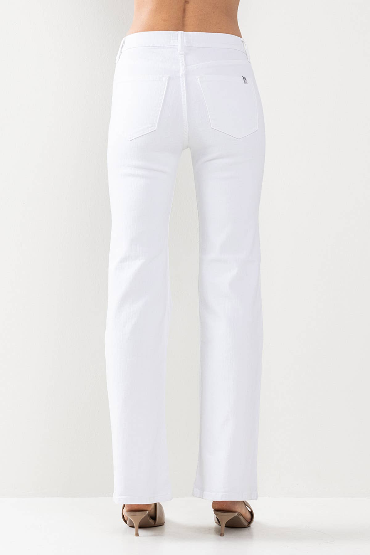 HIGH RISE SLIM BOOTCUT JEANS IN WHITE