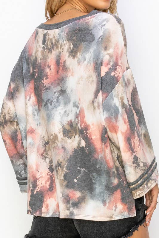 TIE DYE 3/4 BELL SLEEVE BOAT NECK TOP