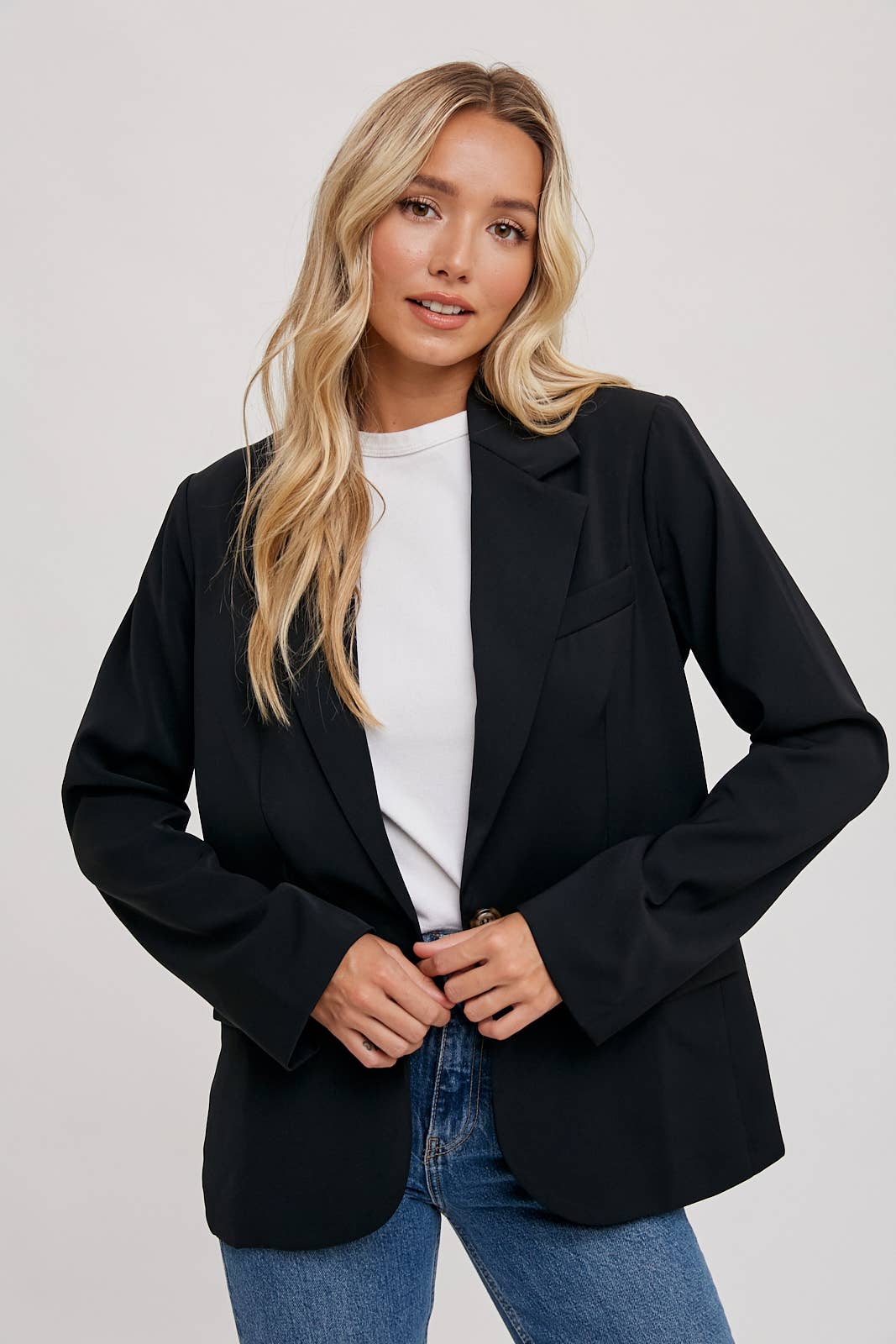 SINGLE BUTTON BLAZER