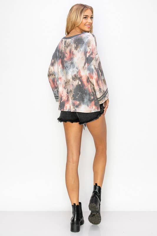 TIE DYE 3/4 BELL SLEEVE BOAT NECK TOP