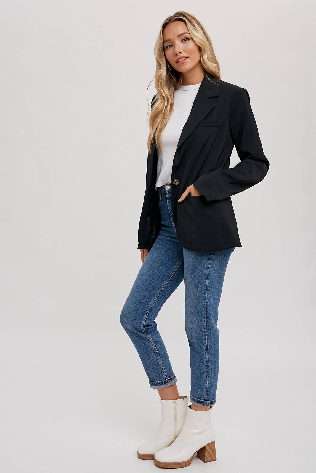 SINGLE BUTTON BLAZER